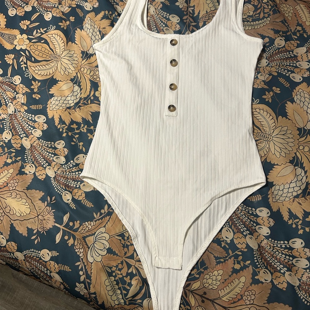 H&M White Ribbed Bodysuit Top